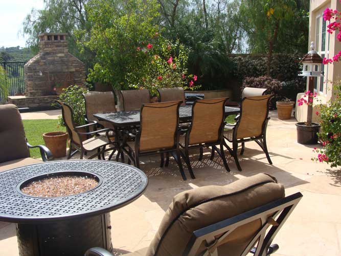 slind-dining-firepit-fire-glass